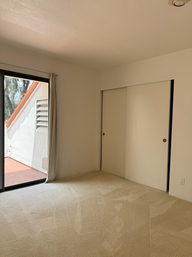 Building Photo - 16130 Avenida Venusto