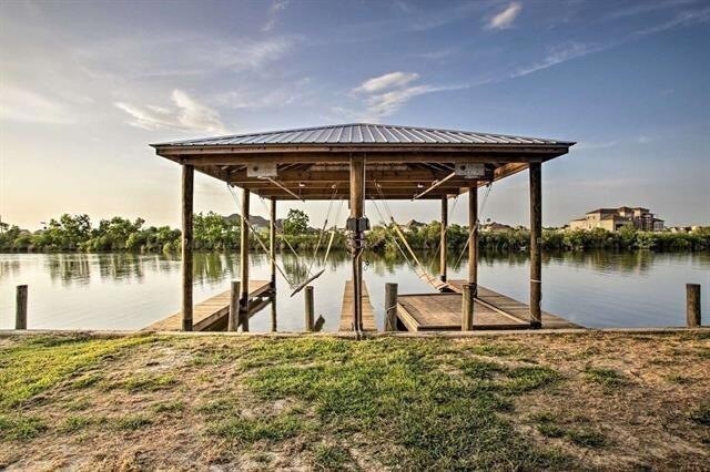 Building Photo - 272 Lakeview Dr