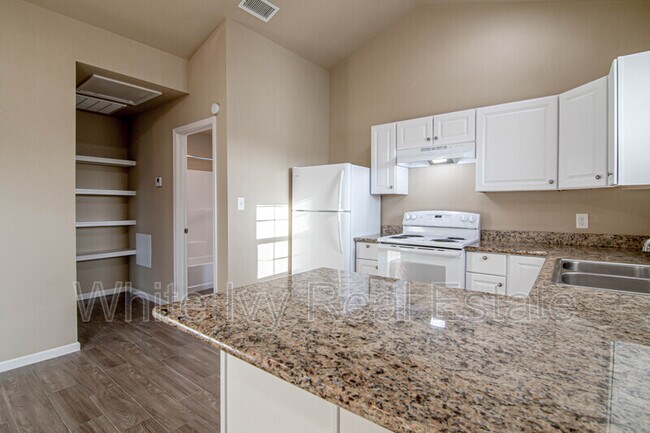 Building Photo - 875 FM 1696
