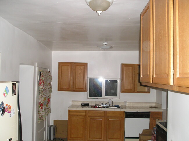 KITCHEN - 409 E 29th Ave