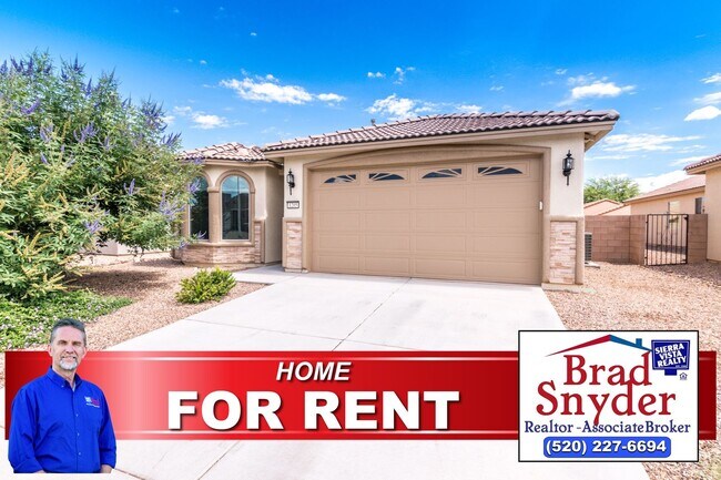 Primary Photo - Gorgeous 4 Bedroom 2 Bathroom Home! Centra...