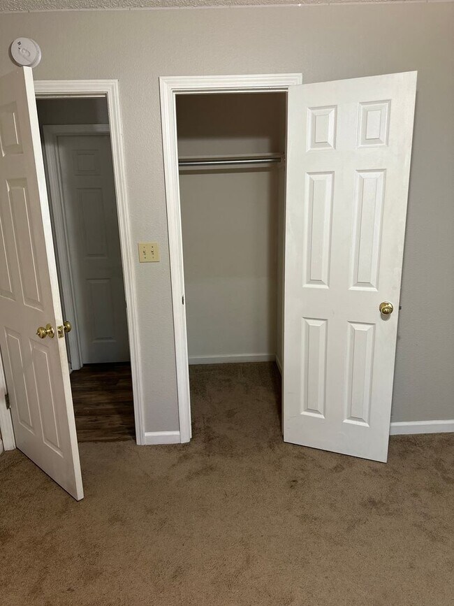 Building Photo - Move-in Ready!  3-Bed, 2-Bath Home in Bent...