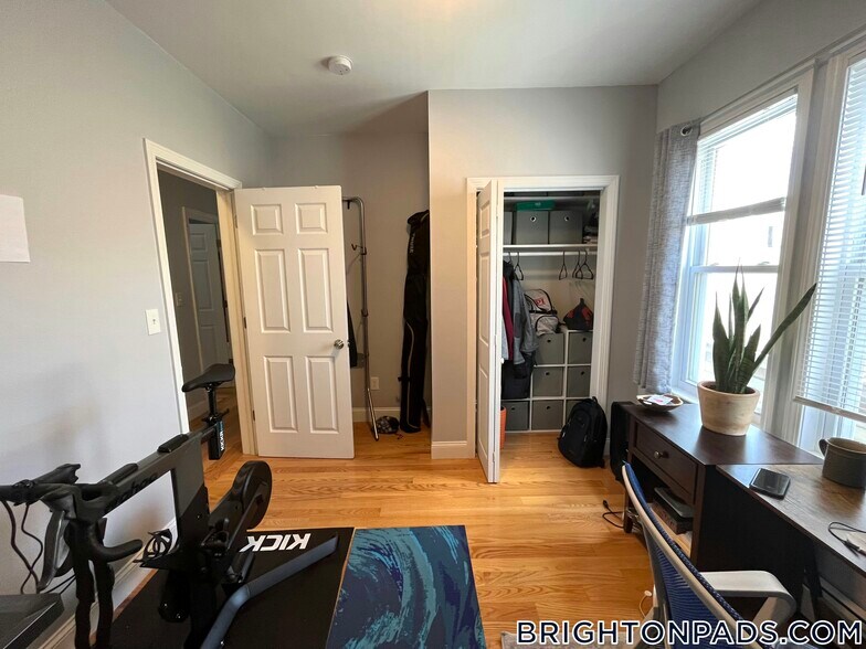 Building Photo - 29 Waverly St