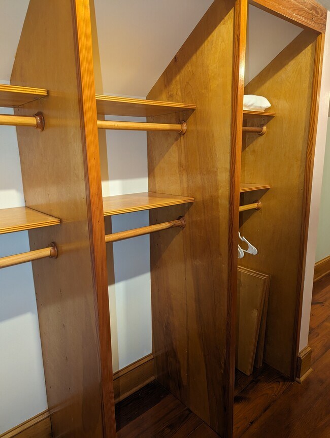 Building Photo - 5107 Dryades St