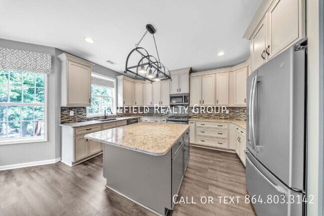 Building Photo - 417 Summergreen Way