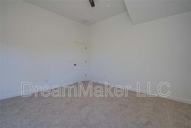 Building Photo - 126 Hope Ave