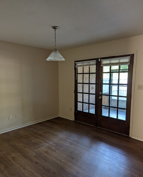 dining area - 1215 Westwood Dr