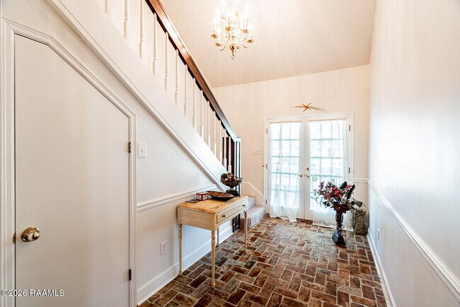 Building Photo - 110 Rimwood Ave