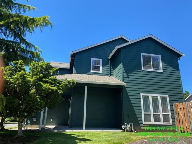 Building Photo - 1809 NW 23rd St