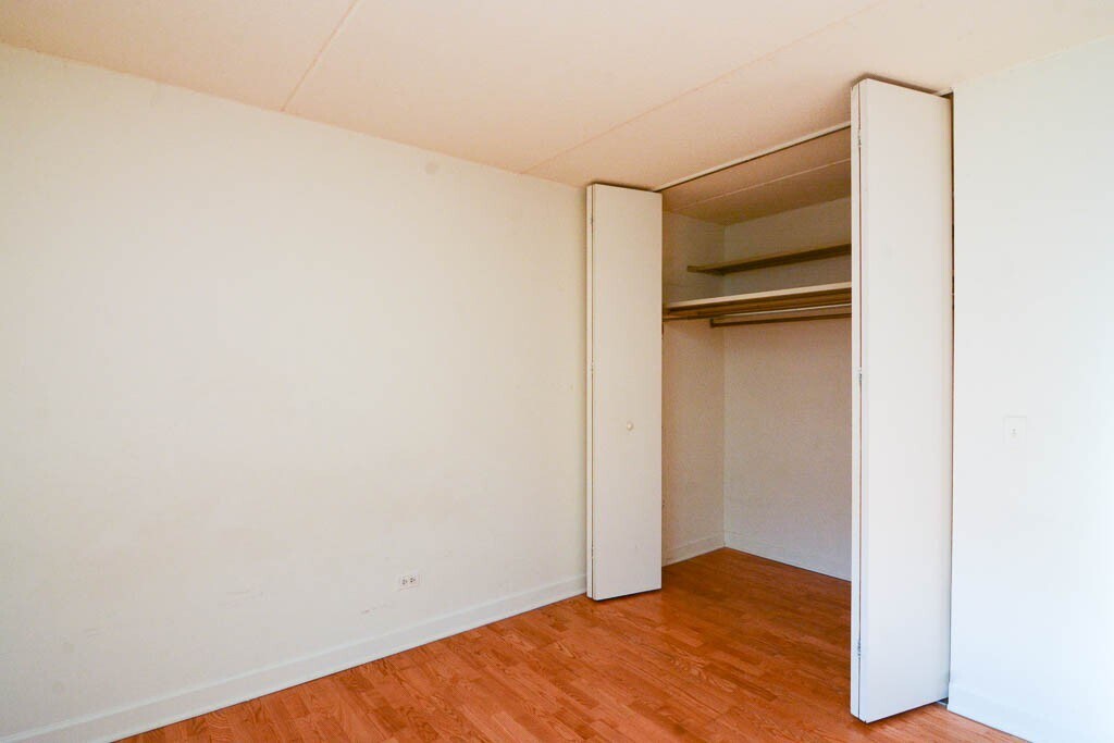 Building Photo - 630 W Wellington Ave