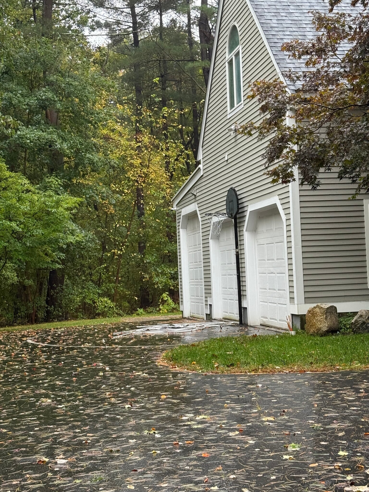 One single car garage - 142R Page Rd