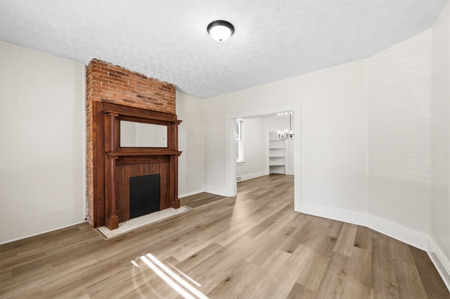 Building Photo - 1642 Methyl St