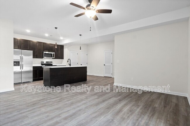 Building Photo - 229 E Johnson Cir