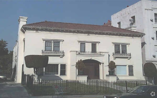 Building Photo - 1221--1223 S Norton Ave