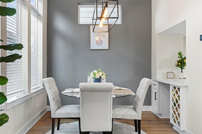 Building Photo - 1410 Milby St