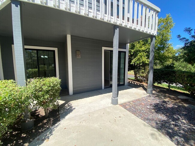 Building Photo - Completely Remodeled 2 Bedroom, 2 Bathroom...