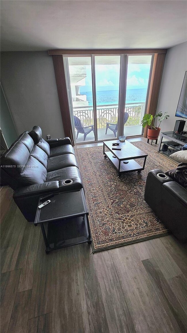 Building Photo - 5825 Collins Ave