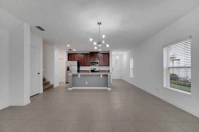 Building Photo - 1212 Pensacola Ct