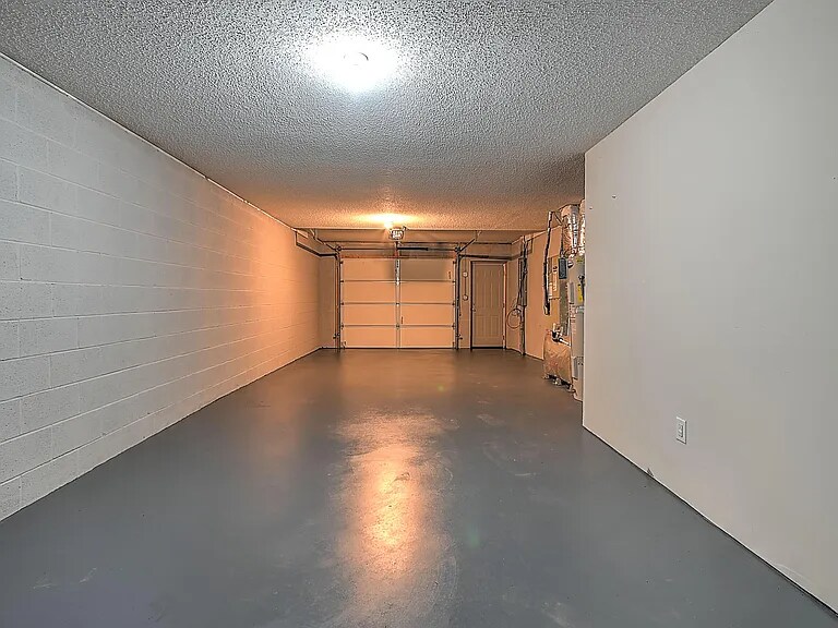 Building Photo - 134 Amanda Ln