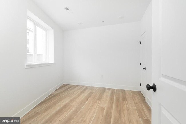 Building Photo - 1255 N 23rd St
