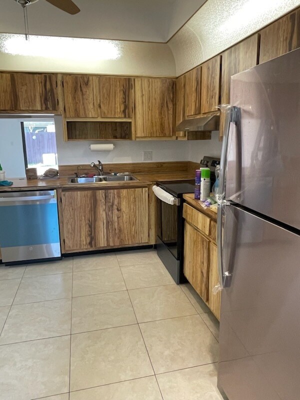 Building Photo - 11298 SW 116th Ter