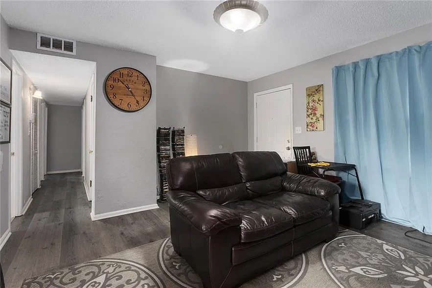 Livingroom - 1825 N 47th St