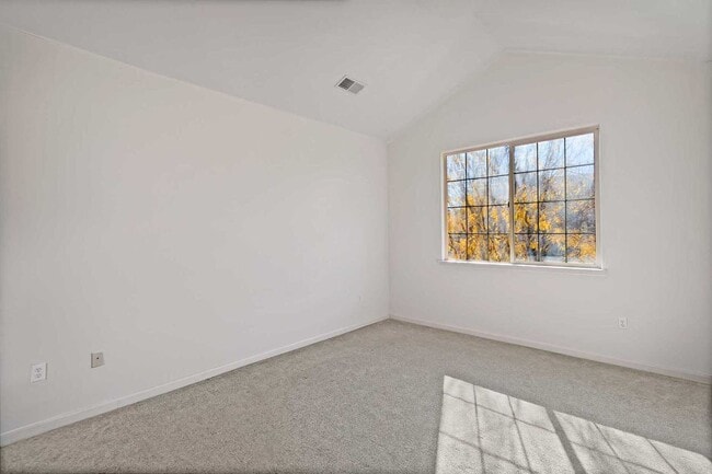 Building Photo - Modern 2-Bedroom, 2-Bath Condo in Grand Ju...