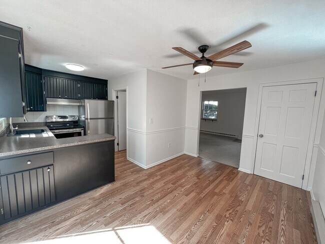 Building Photo - 75 Sandy Pond Rd