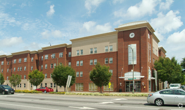 Primary Photo - Broad and Belvidere Student Apartments