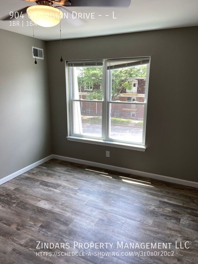 Building Photo - 904 Georgian Dr