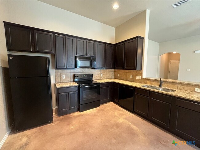 Building Photo - 170 Joanne Cv