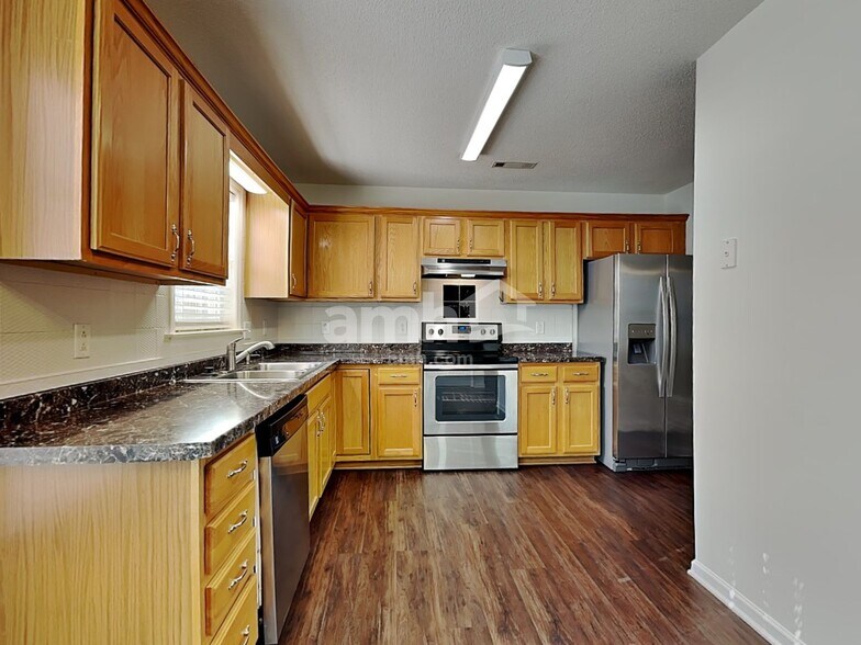 Building Photo - 5520 Bridgegate Dr