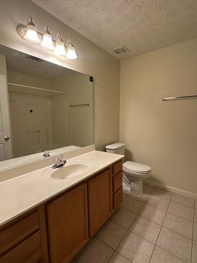 Building Photo - Single Story Gainesville Townhome with Garage