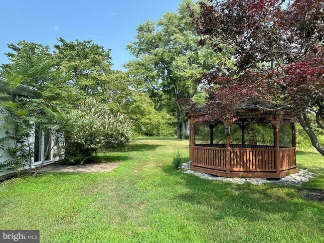 Building Photo - 310 Fish Pond Rd