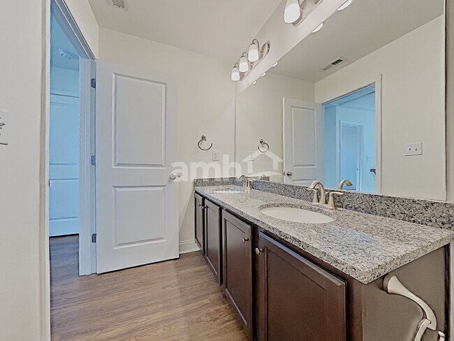 Building Photo - 2464 Napa Valley Dr