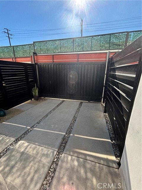 Building Photo - 1009 Palms Blvd