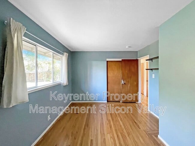 Building Photo - 1937 Stanley Ave