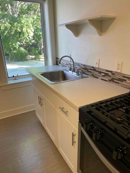 Building Photo - 45 W 11th Ave