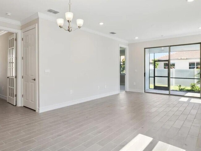 Building Photo - 309 Palestro St