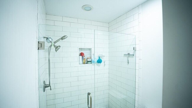 Building Photo - 79 W Rubber Tree Dr