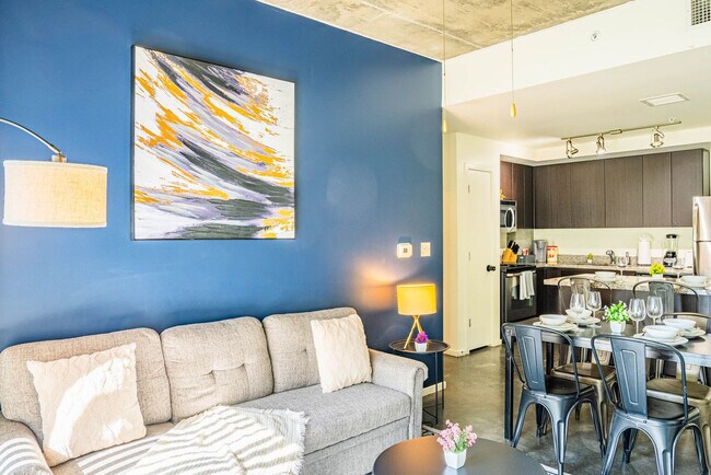 Building Photo - 333 E Roosevelt St