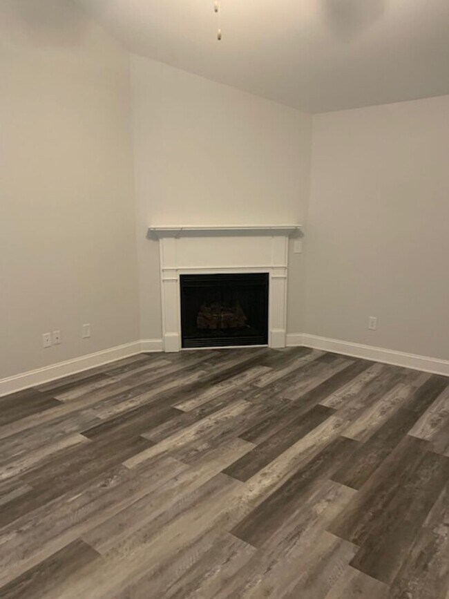 Building Photo - Single Family Home