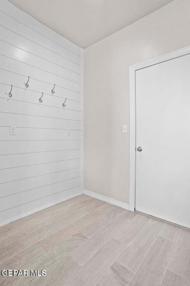 Building Photo - 1624 Brevoort St