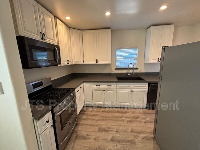 Building Photo - 4702-4712 65th Street