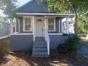 Building Photo - MOVE In now - Cottage in St. Pete for Rent