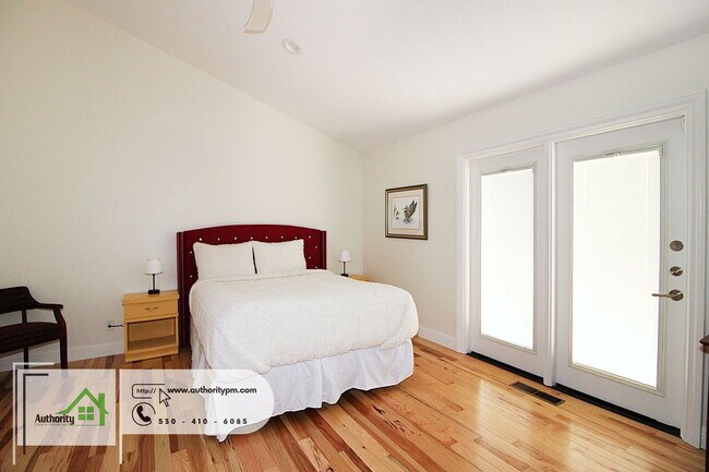 Building Photo - 3350 Mountain Oak Dr