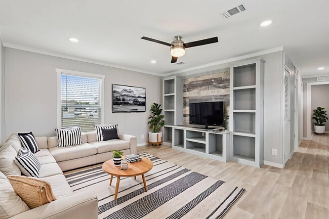 Building Photo - 1616 Swallowtail Dr