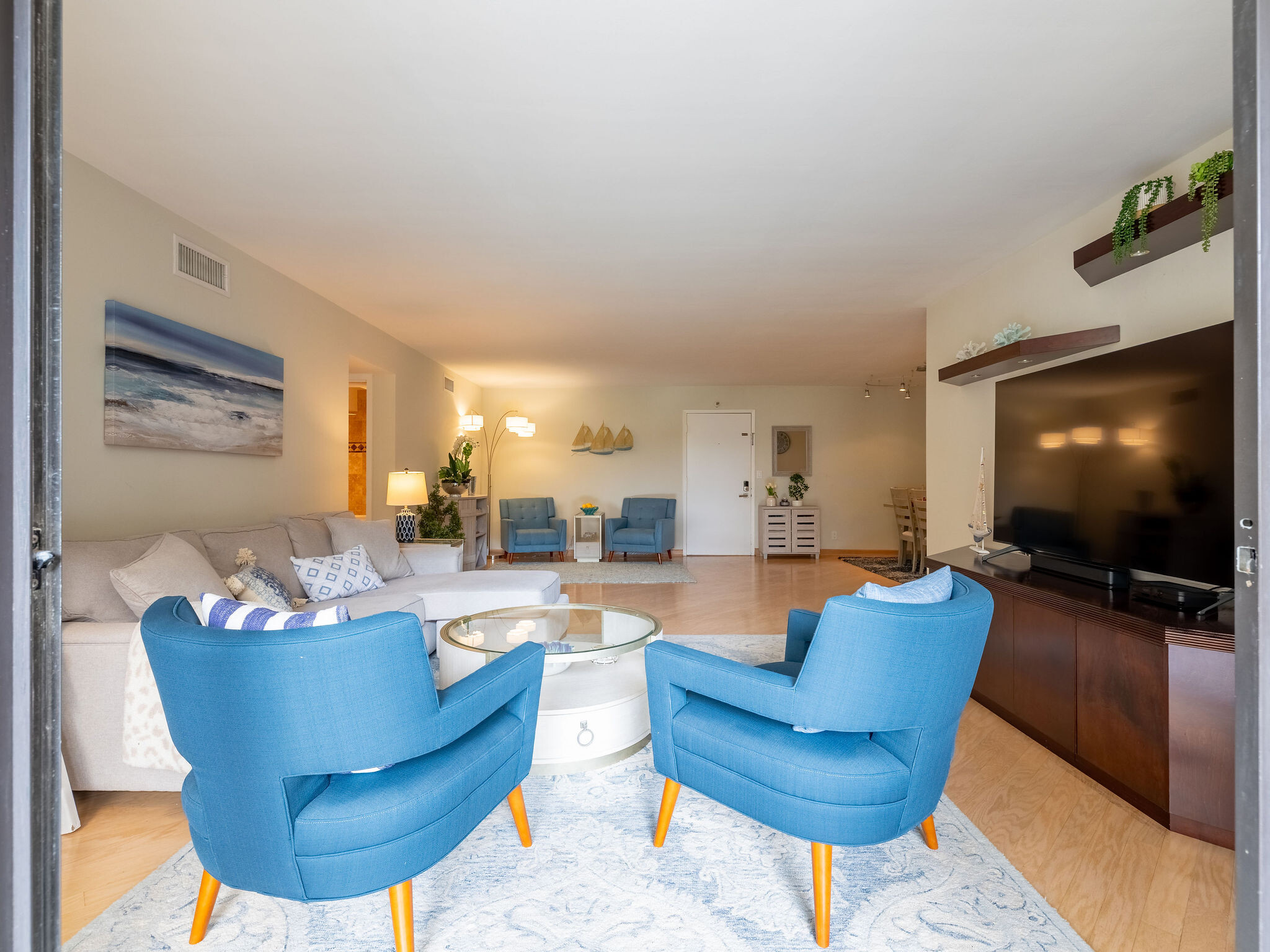 Building Photo - 3200 S Ocean Blvd