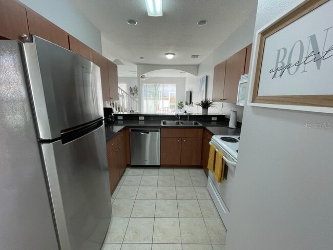 Building Photo - 1202 S Beach Cir