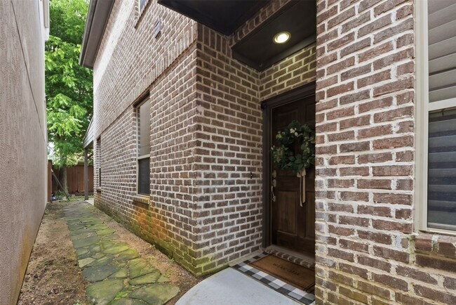 Building Photo - 5929 Kansas St